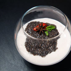 Йогуртовый десерт с семенами чиа