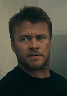 «Мужское кино» в декабре представляет подборку крутых боевиков для настоящих мужчин