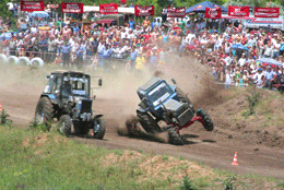 Телеканал «Авто Плюс» рекомендует скоростное шоу — гонки на тракторах!