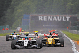 Смотрите прямую трансляцию российского этапа Мировой Серии Renault на телеканале «Авто Плюс»