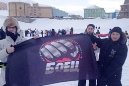 На Северном полюсе развернут флаг телеканала «Боец»
