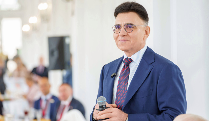 Александр Жаров заявил, что к концу года до 85% фильмов в прокате будут российскими
