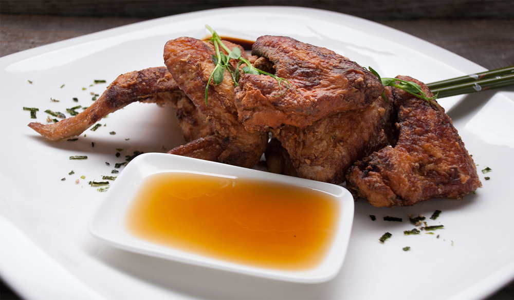 Готовим невероятно вкусные куриные крылышки: легкий и пошаговый рецепт